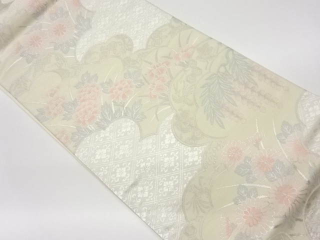 リサイクル　雲取りに花々・襷模様織出し袋帯